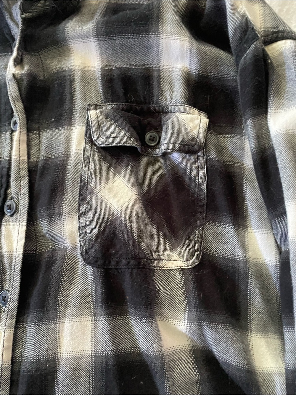 Button up flannel - Picture 6 of 6